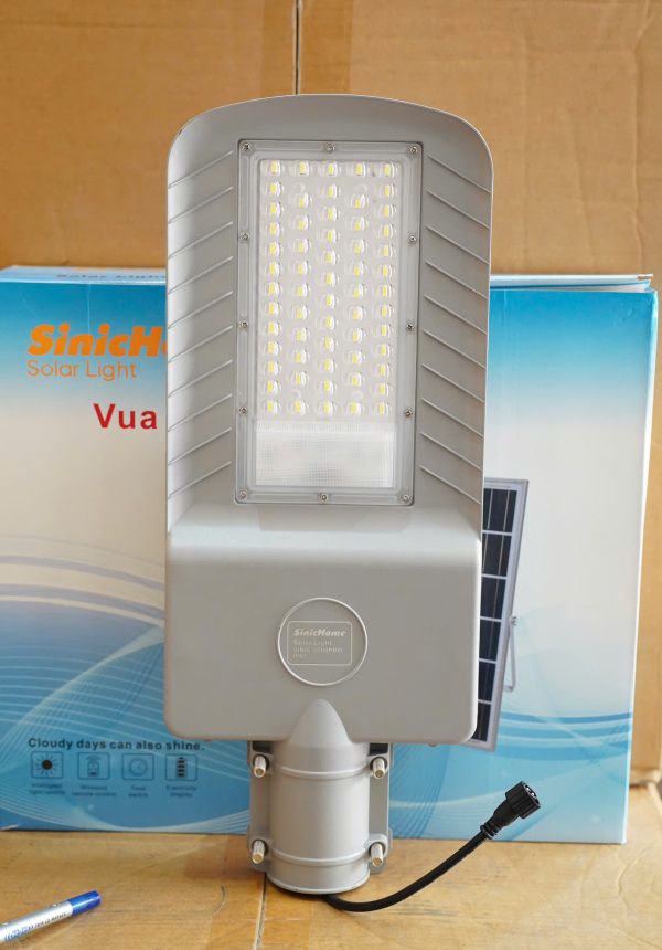Mẫu Chim Ưng năng lượng mặt trời SINIC-9600PRO(600W)